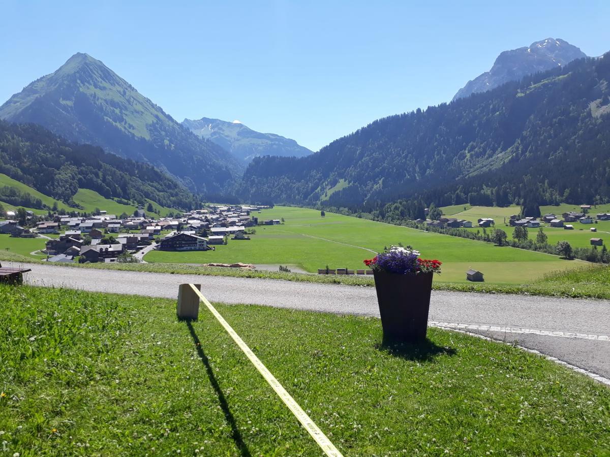 Haus Erna Schoppernau Hotel Bagian luar foto